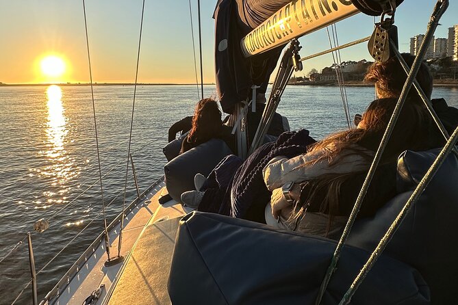 Porto: Sunset or Daytime, Charming Sailboat Cruise on the Douro River - Arrábida Bridge views: Porto’s grand entrance over the Douro