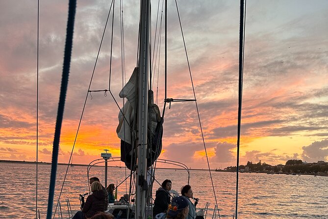 Porto Sunset River Cruise: Douro Magic at Dusk - Getting to Marina da Afurada, gate D, without stress