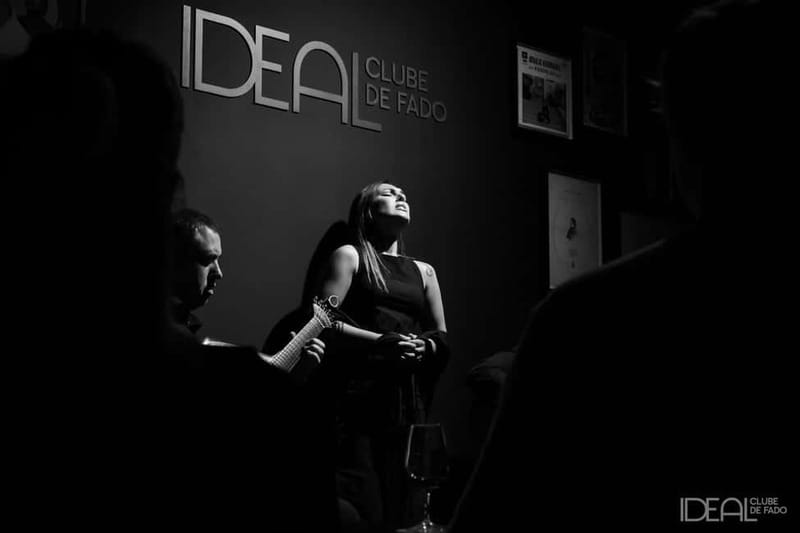 Porto: The highest-rated traditional fado concert (downtown) - Port wine first, then the lights and attention shift
