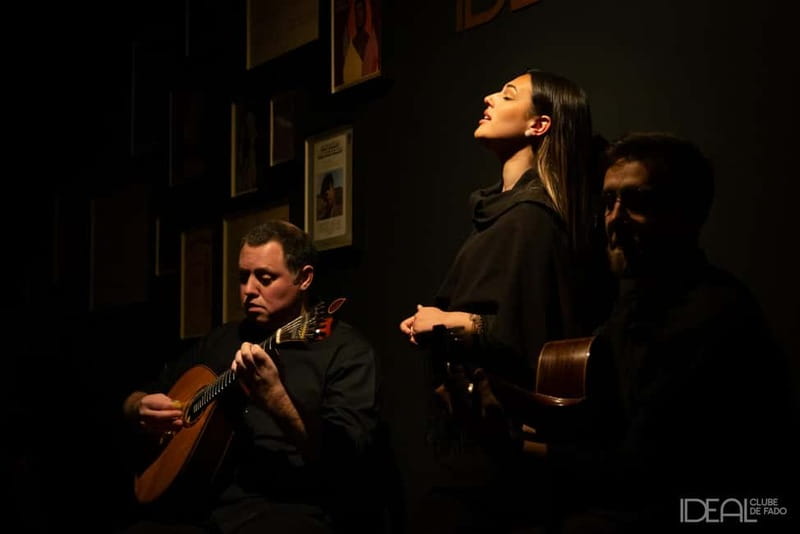 Porto: The highest-rated traditional fado concert (downtown) - Price and value for a one-hour Port plus real musicianship