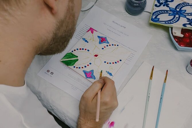Porto: Tile Painting Workshop with Porto Wine - Sé do Porto - The Included Drinks and Snacks Make It Feel Like a Break