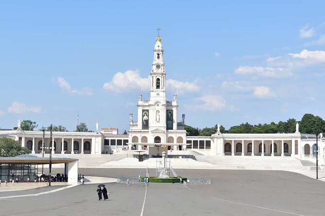 Porto to Algarve up to 3 Stops: Aveiro, Coimbra & Évora - Price and value: what $465.43 gets you