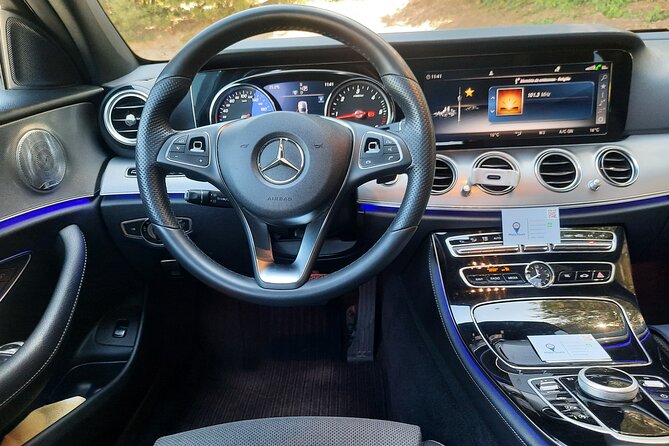 Porto to/from Douro Valley (1-8 pax) Private Transfer in Mercedes - Meet and Greet at Porto Airport (and Quick Pickup in the City)