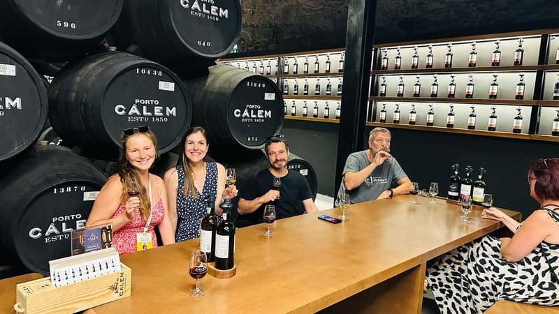 Porto to Gaia Experience: City Walk and Wine Cellars - Starting at Igreja da Santíssima Trindade and landing in Porto’s core