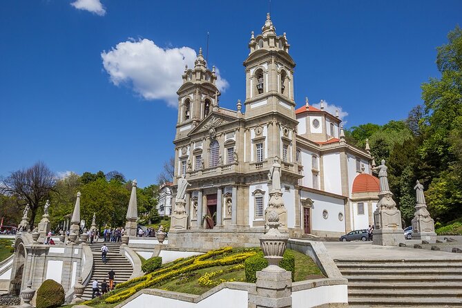 Porto to Santiago Compostela with Braga-Guimarães-Barcelos-Viana - A private Porto to Santiago ride that actually saves energy