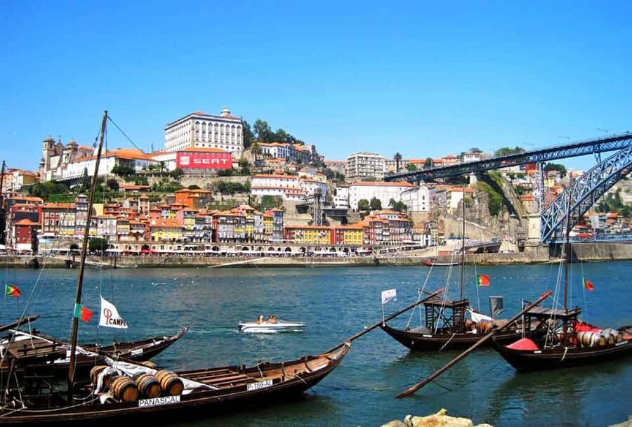 Porto Tour (4Hours) - Half Day - Getting started at McDonalds Imperial, then off to the views