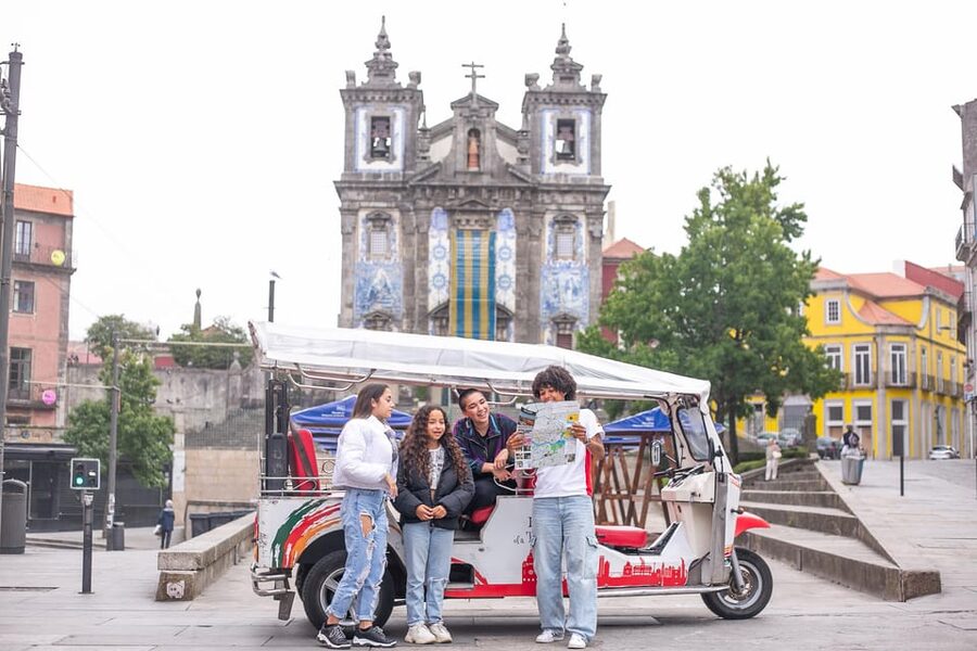 Porto Tour: One tour, a thousand stories by tuk tuk - 3 hours - Wheelchair accessible and private group: who this tour is best for