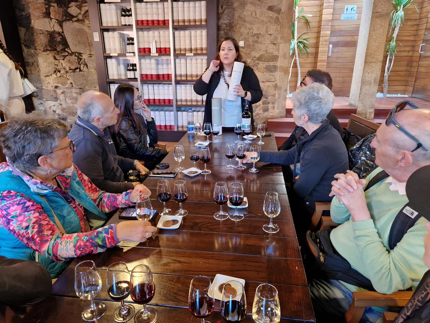 Porto tour with Port Wine tasting in a hidden wine cellar! - Trindade to Avenida dos Aliados: getting oriented fast