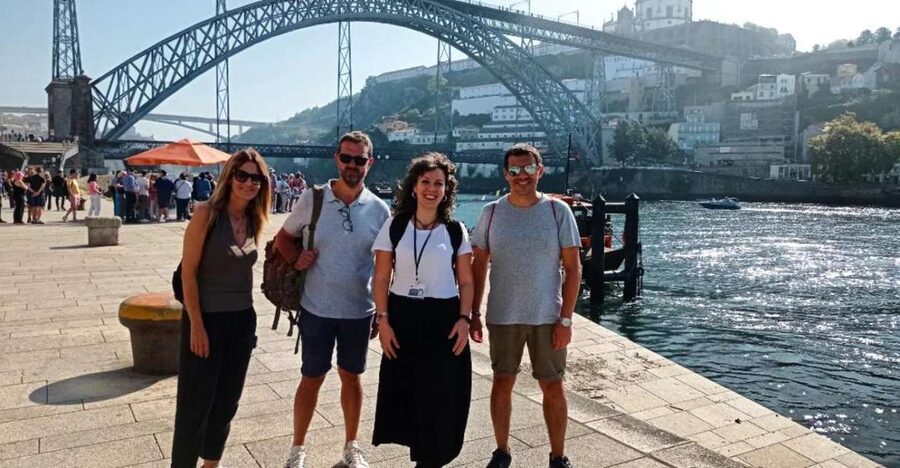 Porto tour with Port Wine tasting in a hidden wine cellar! - Livraria Lello and the Clerigos area: pretty streets, smart pacing