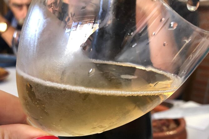 Porto Traditional Market: Portuguese Lunch & Wine Private Tour - Who you meet: Sommelière Catarina and wine pairing that actually fits
