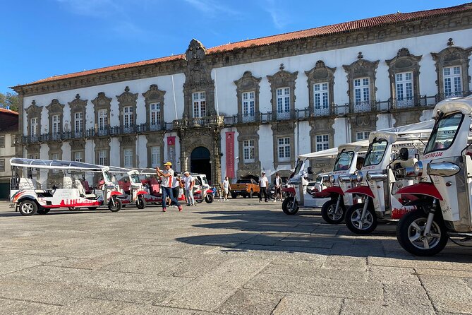 Porto: tuk tuk adventure tours old town 1h - Guides and Pace: What Makes This Ride Feel Better Than a Checklist