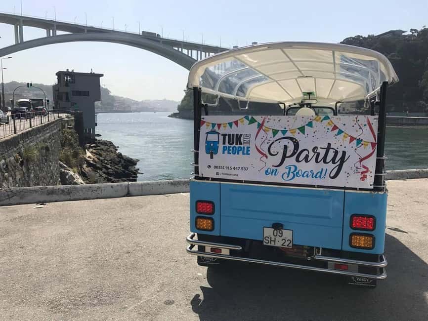 Porto: Tuk Tuk Tour with Olive Oil Tasting - Olive oil tasting by voucher: how Fábrica do Azeite fits your schedule