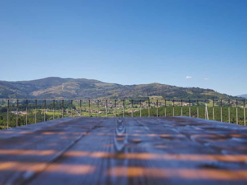Porto: Vinho Verde Region Tour with 2 Wineries & Lunch - Your Minho loop: from Porto to Melgaço and Monção