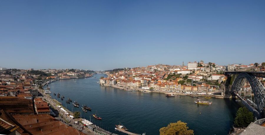 Porto: Walking Tour, Lello Bookshop, Boat and Cable Car - Price and value: getting multiple ticketed experiences in 4 hours