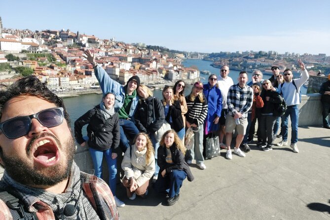 Porto Walking Tour - The Perfect Introduction to the City - Fonte dos Leões to Torre dos Clérigos: Porto’s Big Themes in One Sweep