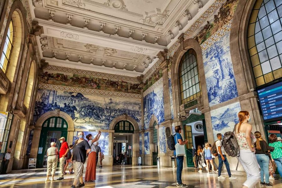 Porto: Walking Tour Through History, Culture & Amazing Views - Starting at Clerigos Tower: your Porto history kickoff