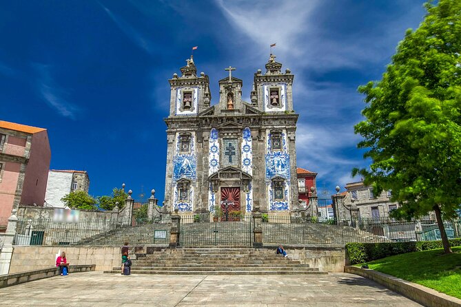 Porto Walking Tour with Audioguide on Your Smartphone - Porto for coffee and custard: Majestic Café and Fábrica da Nata