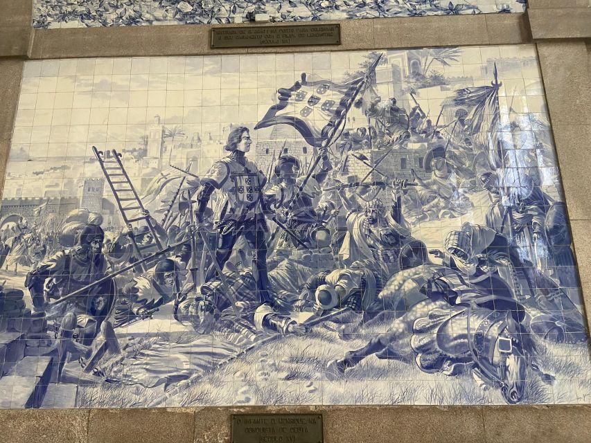 Porto walking Tour with private visit Stock Exchange Palace - Aliados Avenue and Bolhão Market, Where the City Feels Lived-In