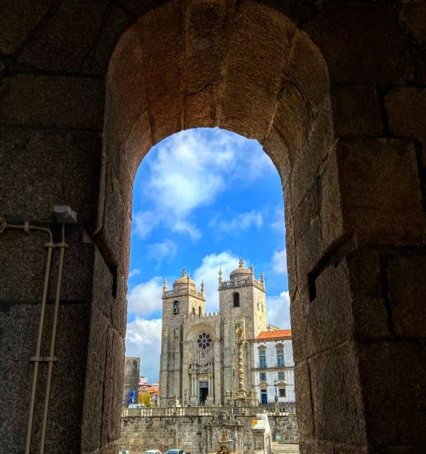 Porto walking Tour with private visit Stock Exchange Palace - St Francis Church and Ribeira: Old Porto You Can Feel