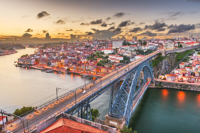 Porto Walking Tour, you cannot miss it! (small-groups) - Meeting point and the rhythm of a small-group tour
