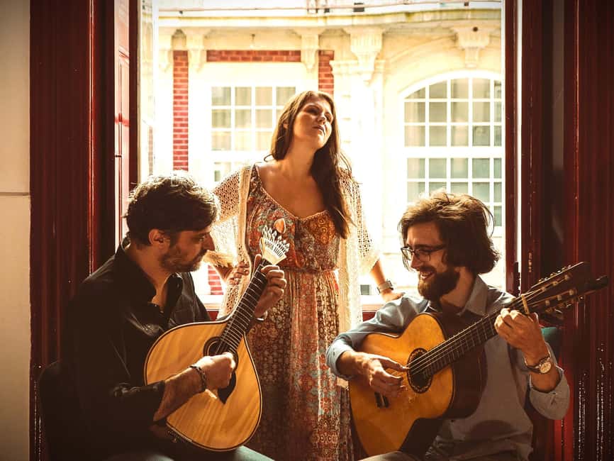 Porto: What is Fado? Commented Live Concert with Port Wine - Finding the Fado na Baixa auditorium in Ribeira do Porto