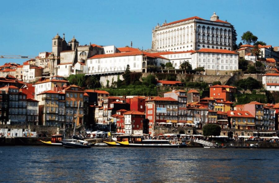 Porto: Wine Tasting With Snack Walking Tour - Six tastings and snack strategy: what the $55 buys you