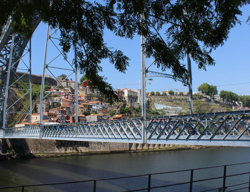 Porto: Wine Tasting with Tapas Walking Tour - Tapas and Codfish Cakes Pairings That Tie Everything Together