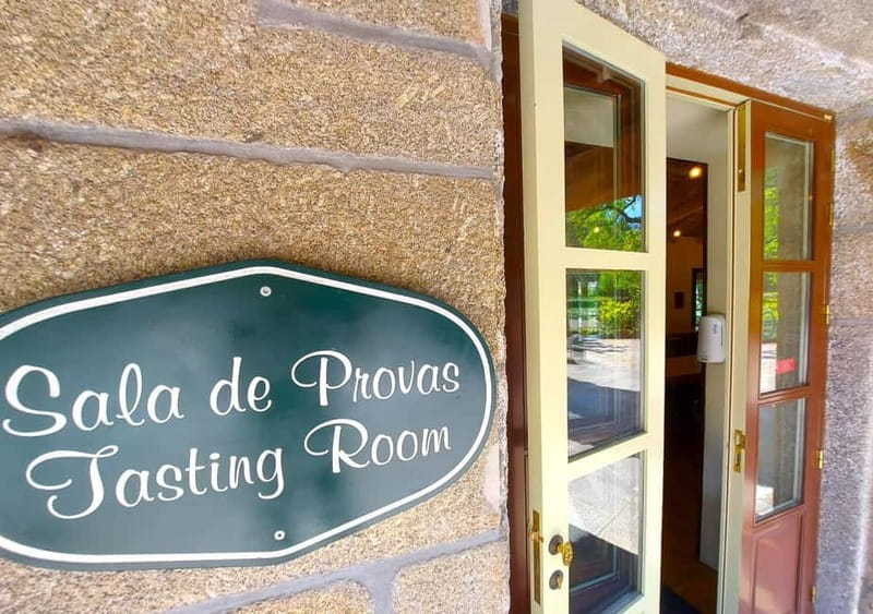 Porto: Wine Tastings (Green Wine) & Lunch & Porto Old Tour - Should you book this tour or skip it?