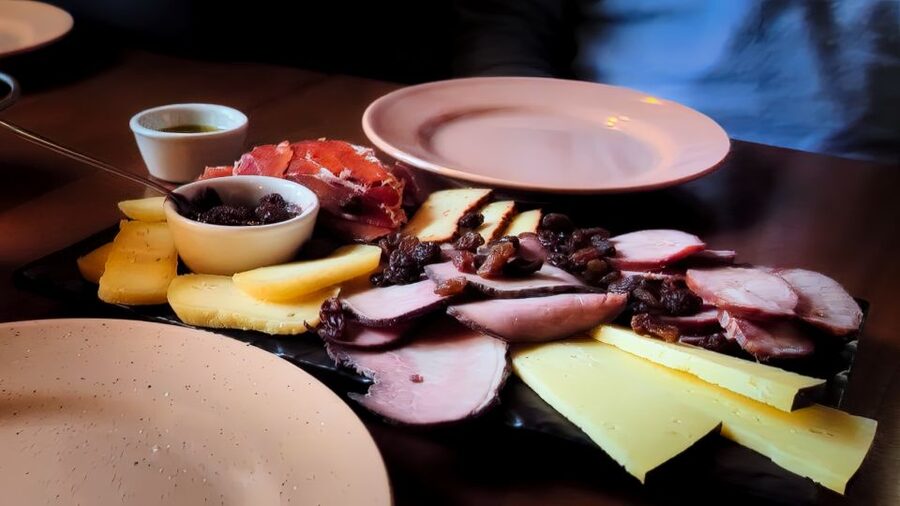 Porto: Wine Tour & One Hour Fado Show | All Included - Key highlights that make this tour worth your evening