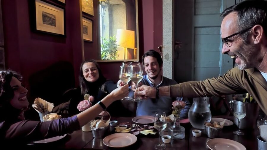Porto: Wine Tour & One Hour Fado Show | All Included - Porto on foot and by viewpoint: 30 minutes to see the shape of the city