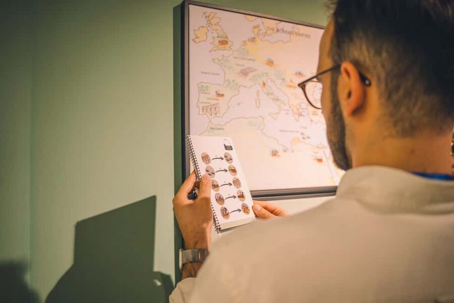 Porto: WOW Escape Room - Mission Save The Museum - Your one-day WOW ticket: build a culture circuit your way
