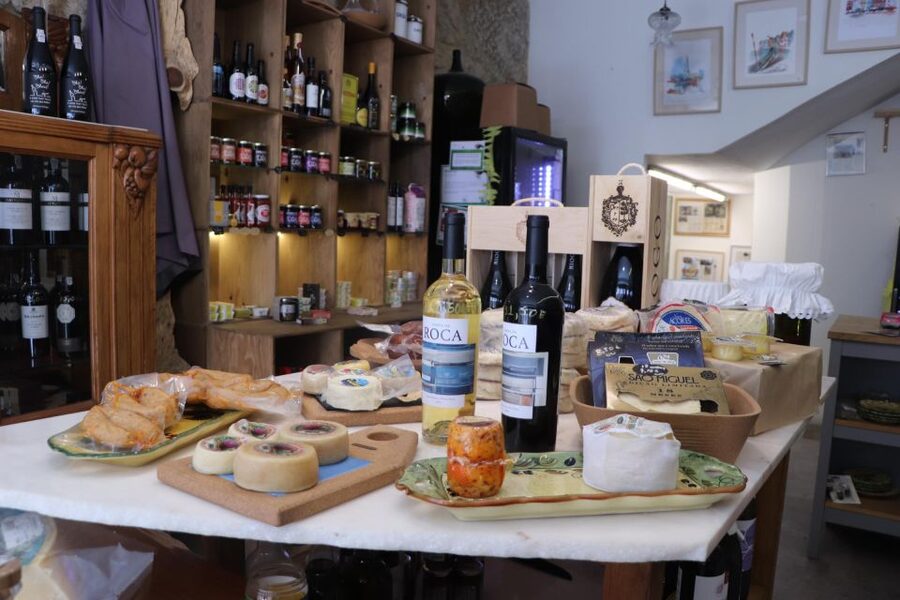 Portuguese Wine Tasting w Local Cheese & Cold Cuts pairing - Who this experience suits best