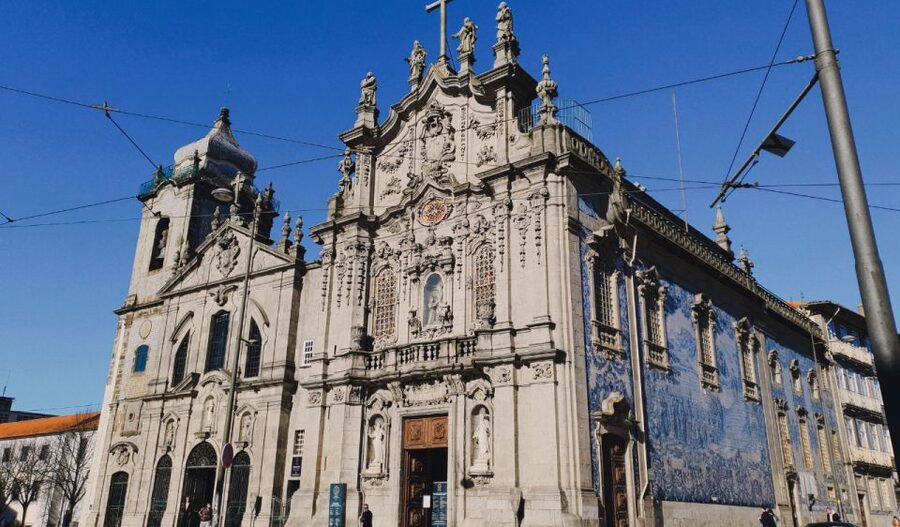 Private 4 hours tour of the "Main Monuments" in Oporto - Porto Cathedral: historic majesty you can feel, not just photograph