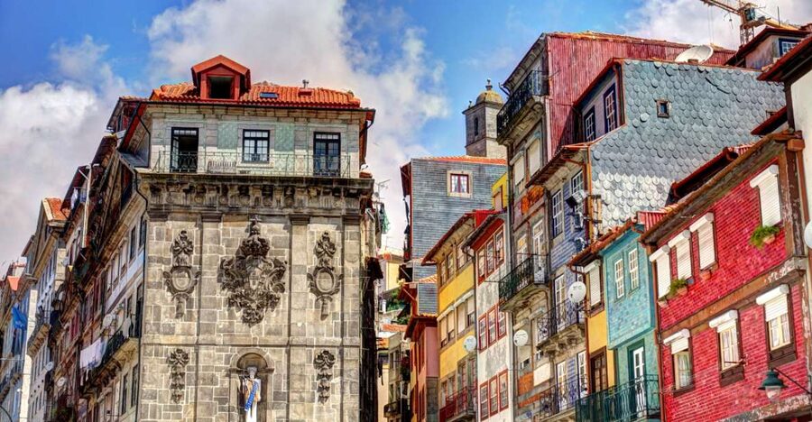 Private 4 hours tour of the "Main Monuments" in Oporto - Ribeira by the Douro: lively riverside charm that feels like Porto