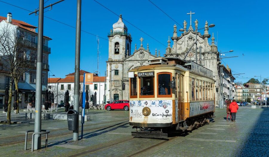 Private 4 hours tour of the "Main Monuments" in Oporto - Skip-the-Line at Palácio da Bolsa: what priority entry really buys you