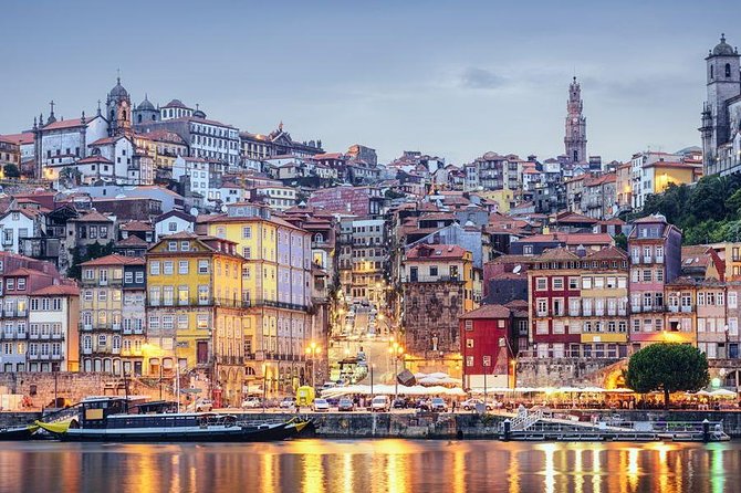 Private 4 hours tour of the "Main Monuments" in Oporto w/ pick up - Rua Santa Catarina and Café Majestic: shopping street energy, styled with history
