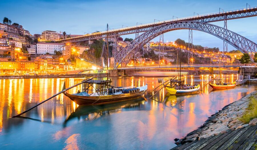 Private 4 hours tour of the "Main Monuments" in Oporto - Getting picked up, then dropped off, then picked up again