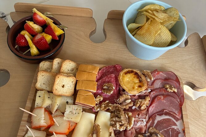 Private 6 Bridges Cruise with Tapas and Port Wine - D. Luis I and the Arrábida bridge, plus the pier moments