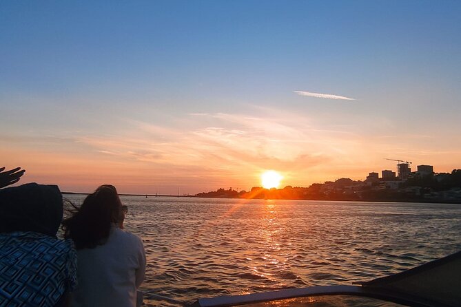 Private Boat Tour 1h30m with Sunset option, group price up to 6px - Douro River cruising: seeing Porto and Gaia as two sides of one story