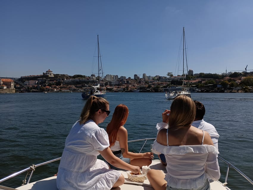 Private boat tour: 6 Bridges, Gondomar,Douro with Sunset Opt - The riverside walk plus boat time: a small change that makes it memorable