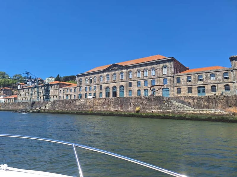 Private Boat Tour in Porto with Portuguese Tapas Option - Ribeira and Gaia: why the riverfront looks better in motion