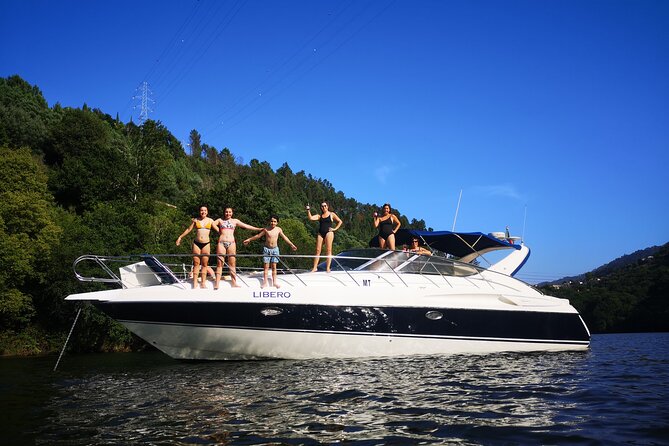 Private boat trip with lunch in a typical restaurant - Key things that make this Douro day worth it