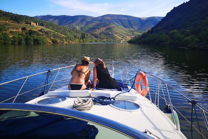 Private boat trip with lunch in a typical restaurant - Getting real value from the $261.80 per person price