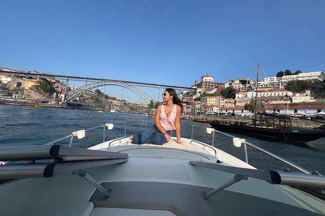 Private Douro navigation with local flavors - The guides and the “local recommendations” factor