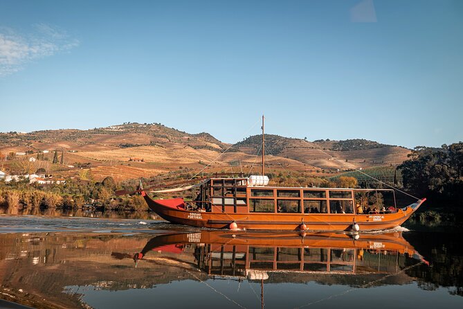 Private Douro Valley Tour: Boutique Winery & River Cruise - Paso by Peso da Régua: a quick look at the wine commerce center