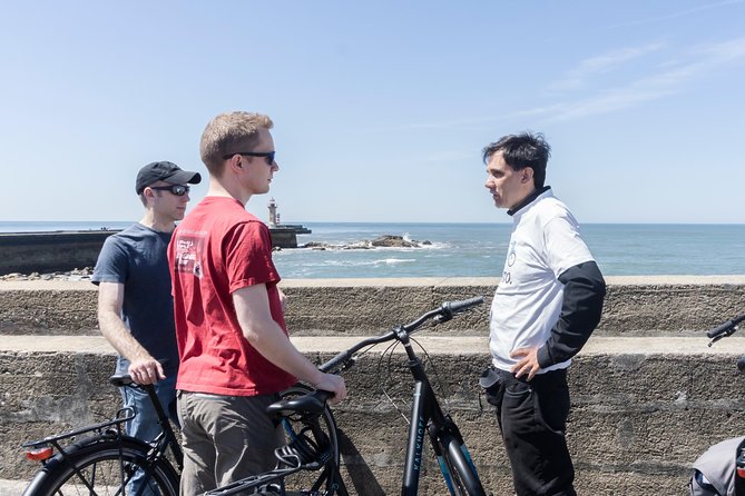 Private e-Bike Tour in Porto – Explore Riverside, Beaches & Parks - The route starts in Miragaia, then moves from trams to bridges