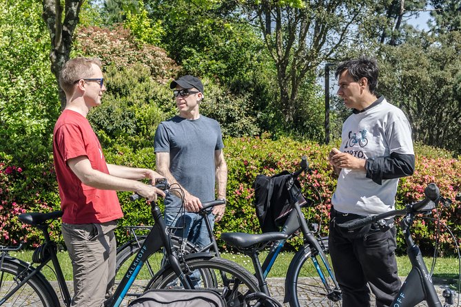 Private e-Bike Tour in Porto – Explore Riverside, Beaches & Parks - Riverside stops: Cantareira and the old harbor feel