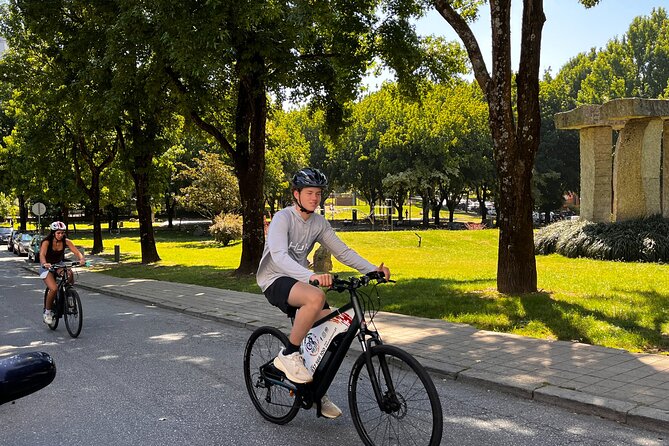 Private Electric Bike Tour in Oporto - The bridge moment: seeing the Eiffel connection in plain sight