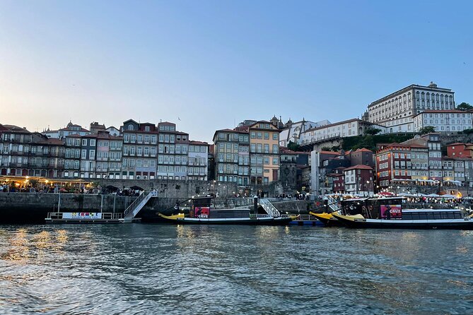 Private experience in the Douro (1 to 10 people) on a yacht just for you - Price and value: $360 per group up to 10
