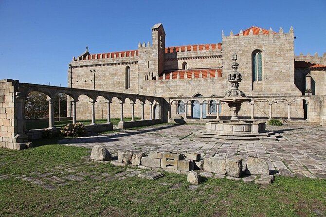 Private Half-Day TukTuk Tour All Around Vila do Conde - Meeting point and first steps: R. 25 de Abril in Vila do Conde
